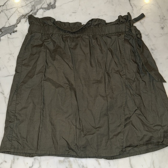 Express - Olive Green High-Waist Wrap Tie Mini Skirt - Picture 3 of 5